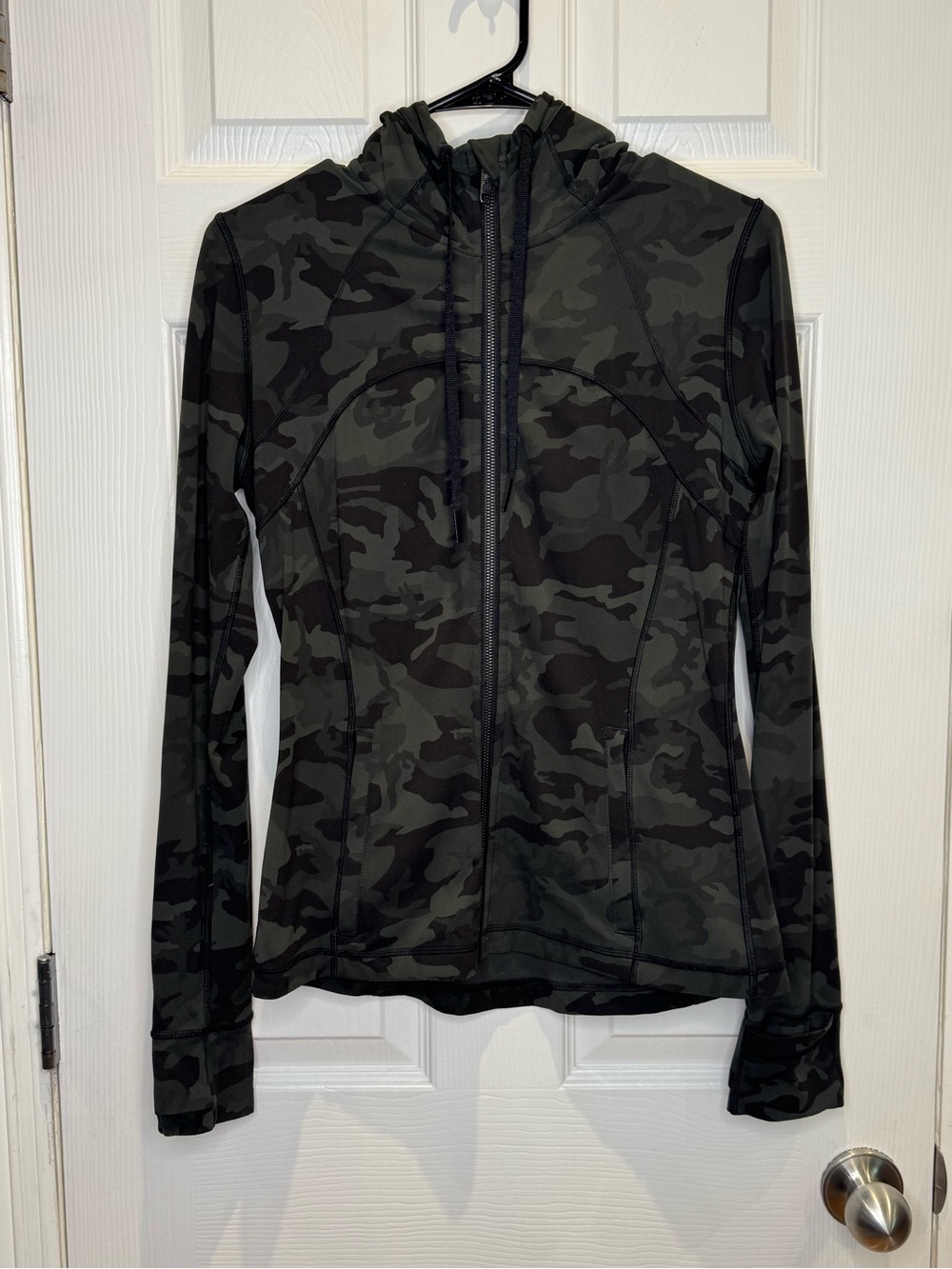 Lululemon Women's Size 8 Hooded Define Jacket Green Camo Long Sleeve